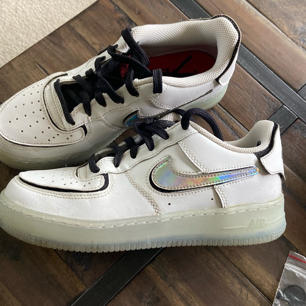 Customizable air forces 1